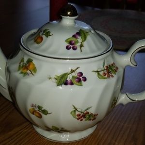 Windsor made in England Teapot Gold trimmed